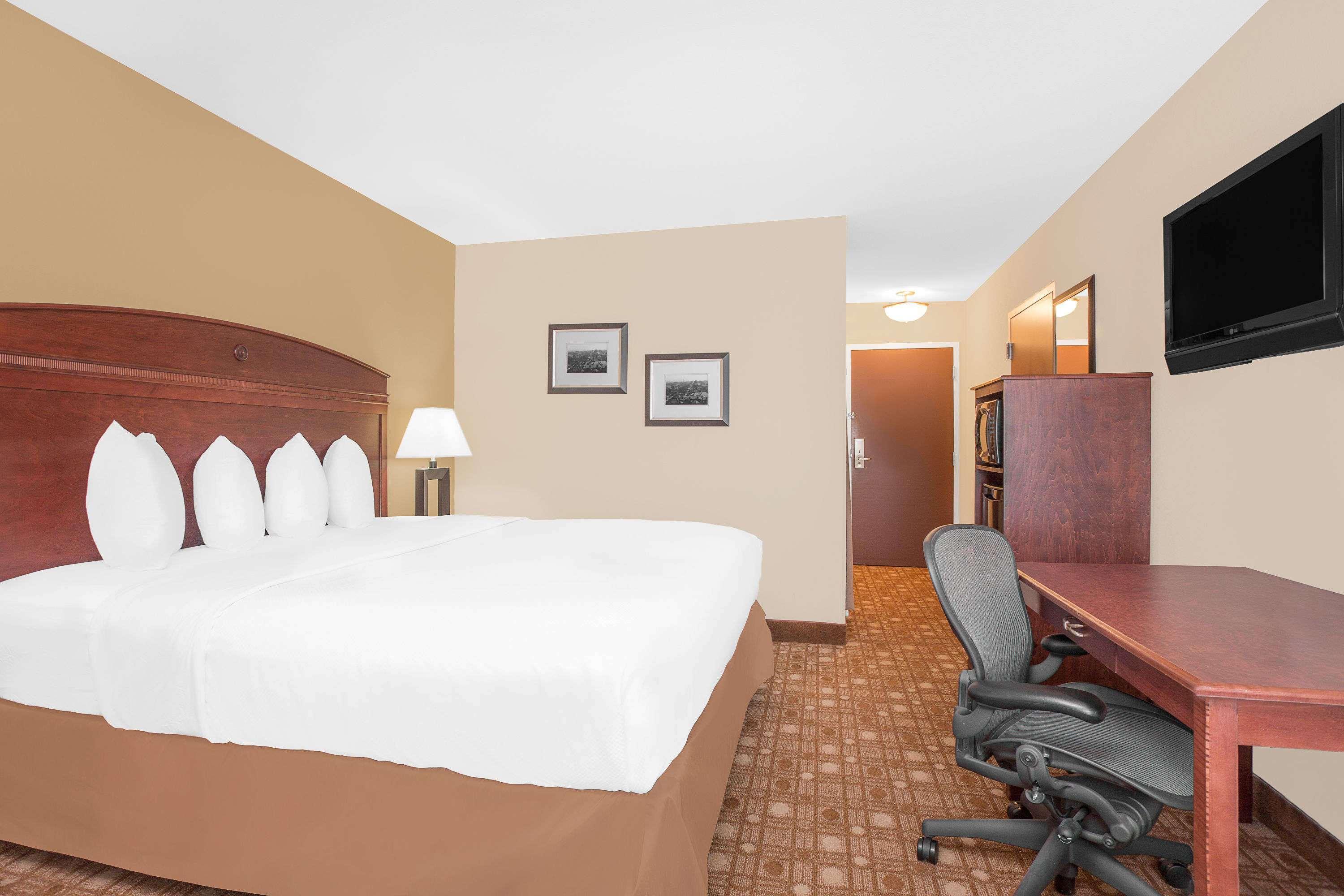 Baymont By Wyndham Augusta West Hotel Exterior photo