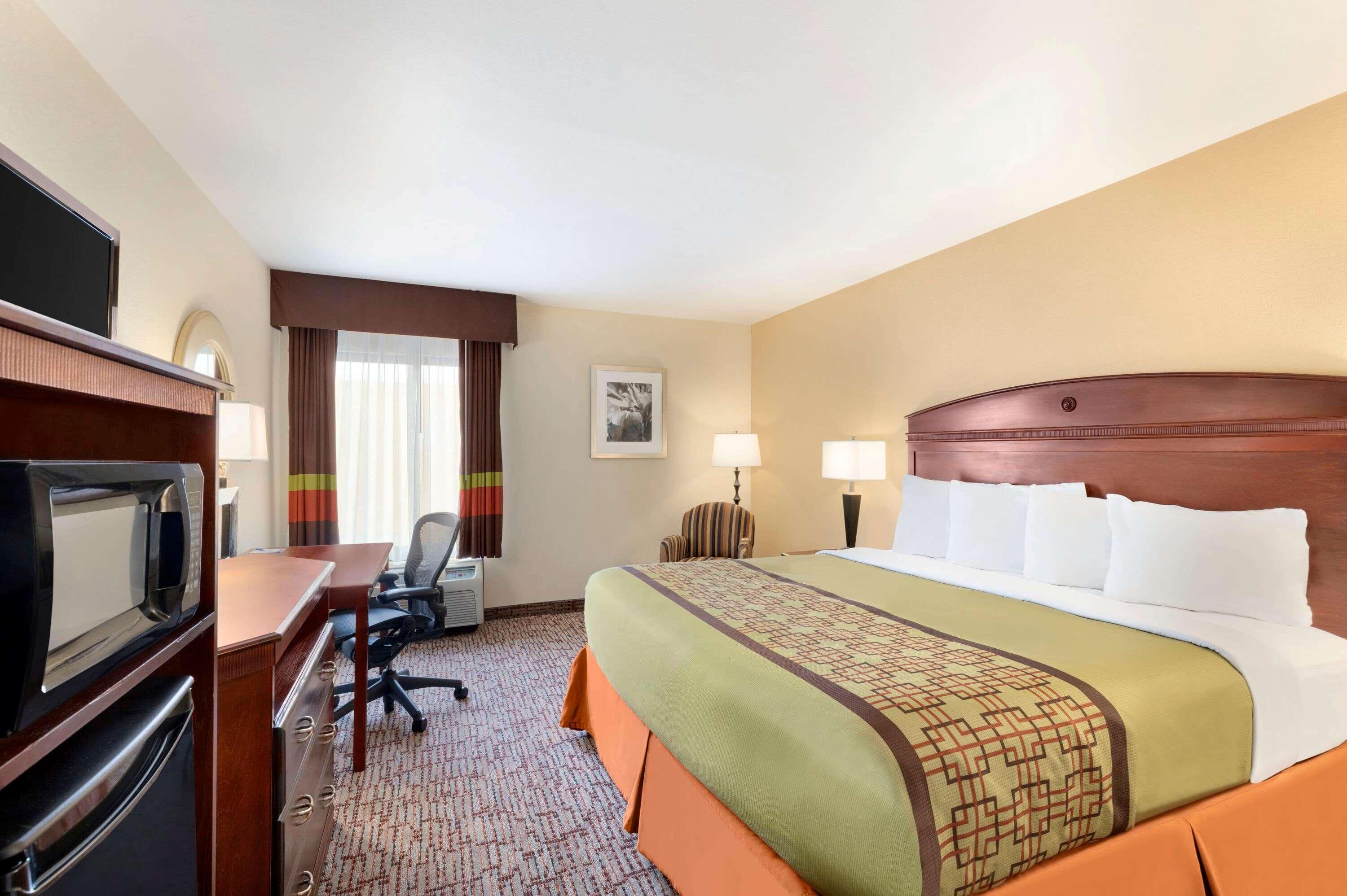 Baymont By Wyndham Augusta West Hotel Exterior photo
