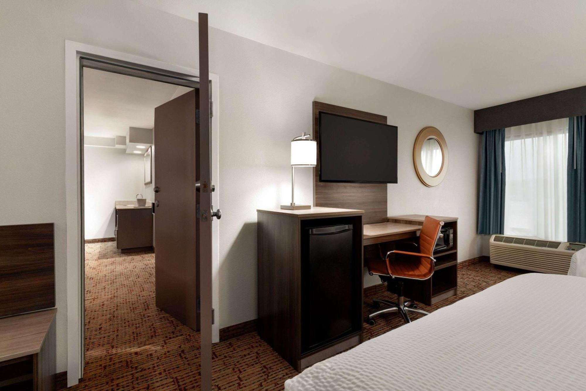 Baymont By Wyndham Augusta West Hotel Exterior photo