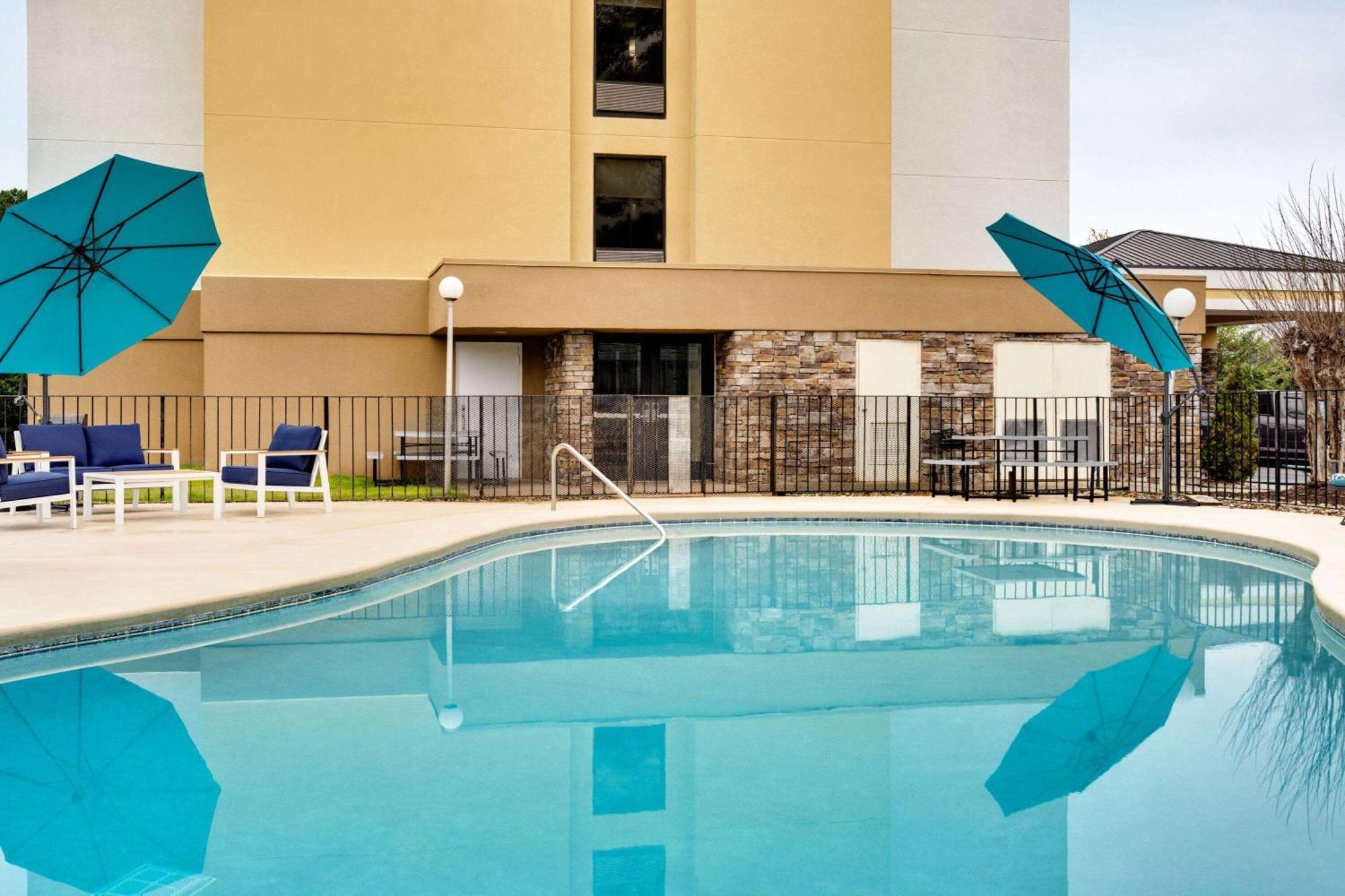 Baymont By Wyndham Augusta West Hotel Exterior photo